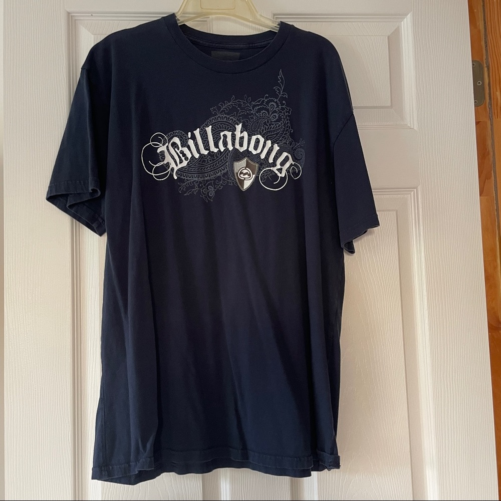 ‼️sold‼️Billabong Navy Blue T-Shirt with Graphic